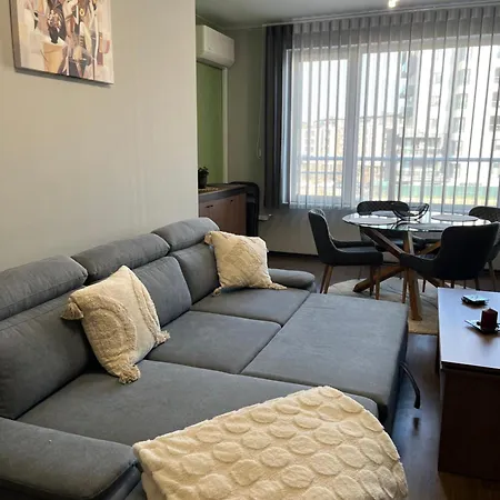 Apartment New With Private Parking Metro,expo Center,airport